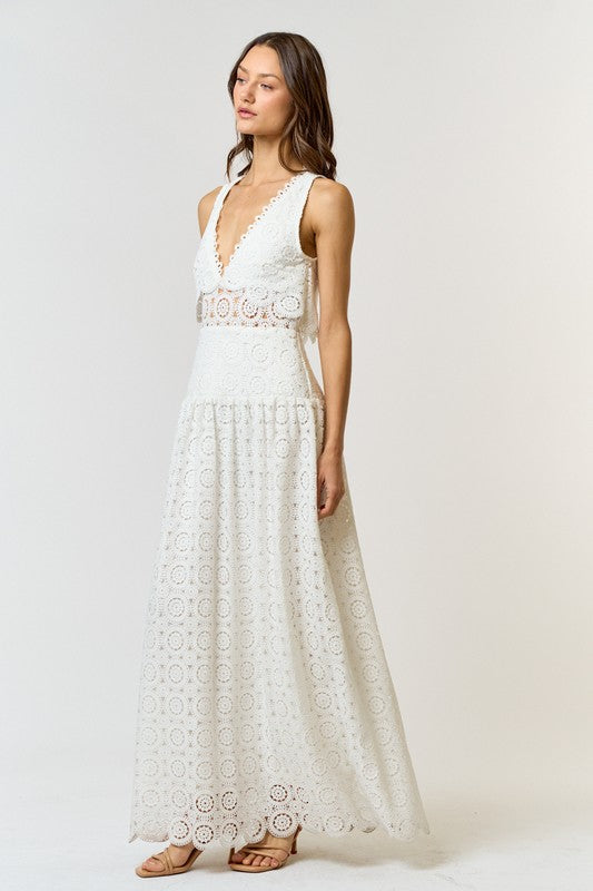 Oliviana Lace Scalloped Maxi Dress