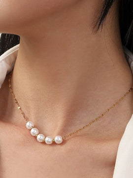 Melitzia Pearls Necklace