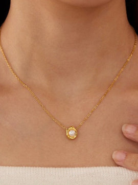 Setting Pearly Necklace
